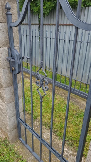 DOPREDAJ tyč 140 x 900 mm z profilu 12 x 12 mm - slide 1