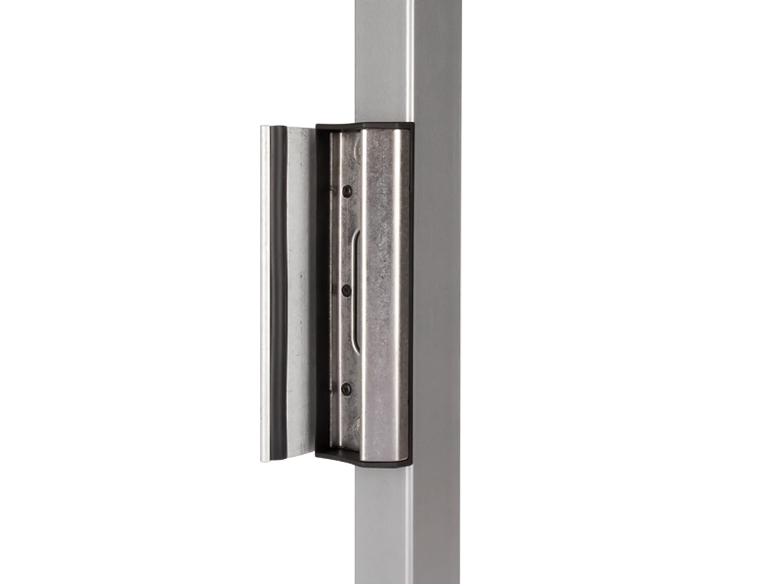 Nastavitelná dorazová lišta pro křídlové branky