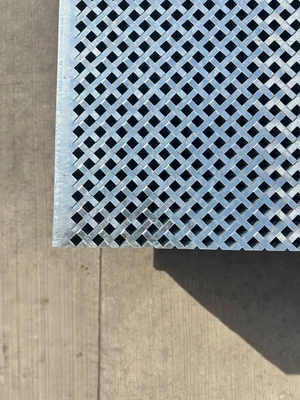 Děrovaný Zn plech tkanina, otvor 10 x 10 mm, rozteč 17 mm - slide 1