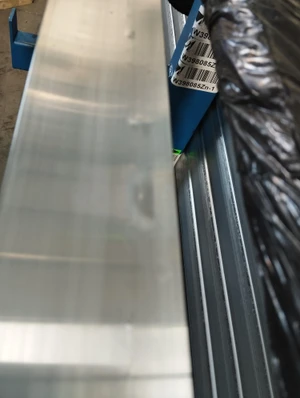 Poškozený profil AL-J6016-6 - slide 1