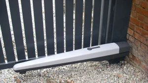 TOONA pohon pre krídlovú bránu do 7 m/krídlo - slide 1