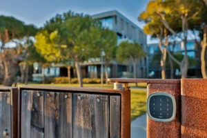 900EGKTB1 tlačítkový káblový spínač, LED RGB, nutné 9 EGKD2 - slide 3