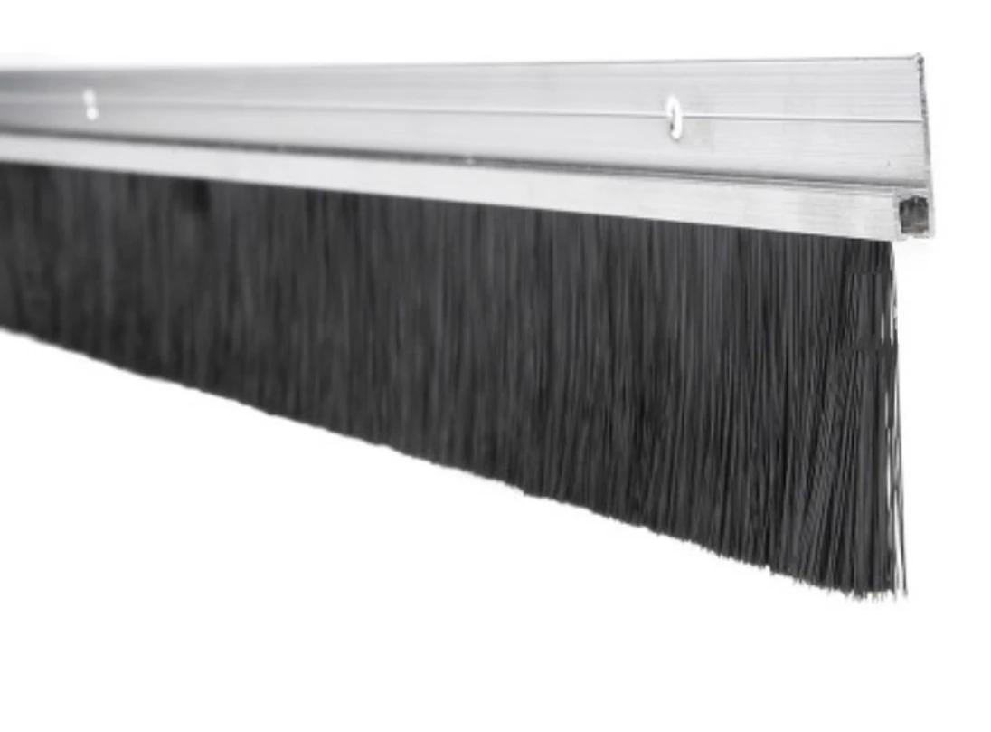 Tesniaca lišta s kefou 11 x 1000 mm, dĺžka vlasu 14 mm