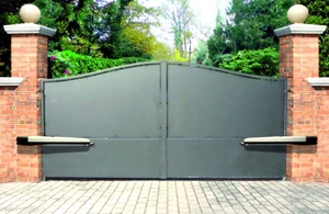 TOONA pohon pre krídlovú bránu do 5 m/krídlo - slide 1