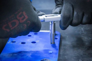 Závitníky a závitové očká M2 ÷ M18 BGS 1900 (Sada 110 dielov) - slide 1