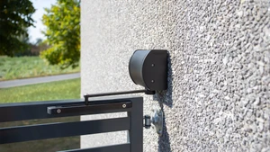 LOCINOX® PANTHER-9005 - hydraulický zavírač s kluznou lištou, uchycení na sloupek nebo na stěnu, pro křídlové brány a br - slide 3